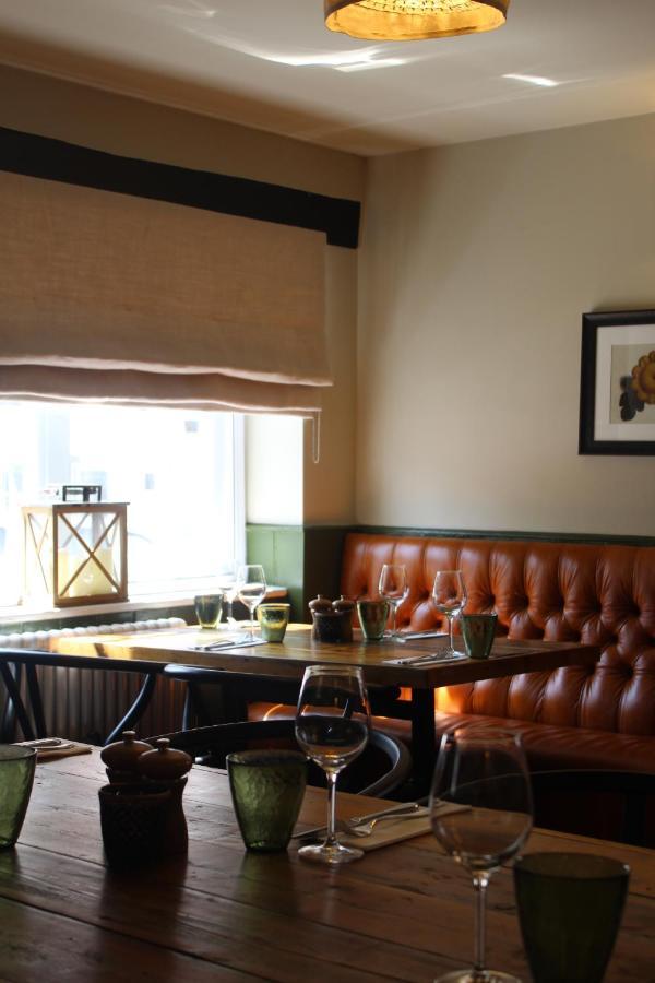 Готель The Kings Head Whiteparish Екстер'єр фото